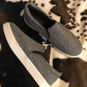 Plaid slip on sneakers